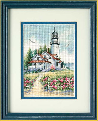 Scenic Lighthouse  GOLD PETITE