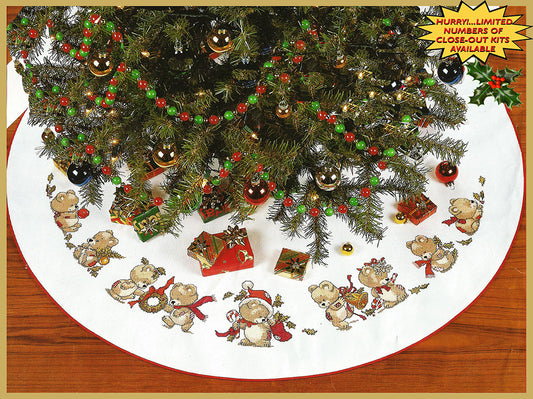 TREE SKIRT - Christmas Teddies